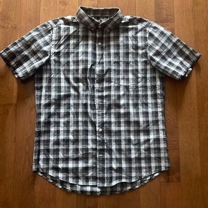 Hurley dri fit short sleeve dress shirt